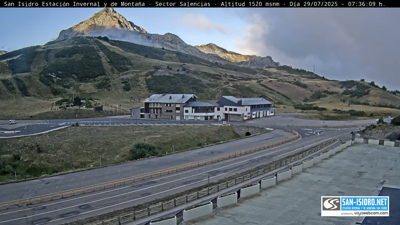 Estación San Isidro Hotel Area Live Cam - León, Castile&Leon, Spain