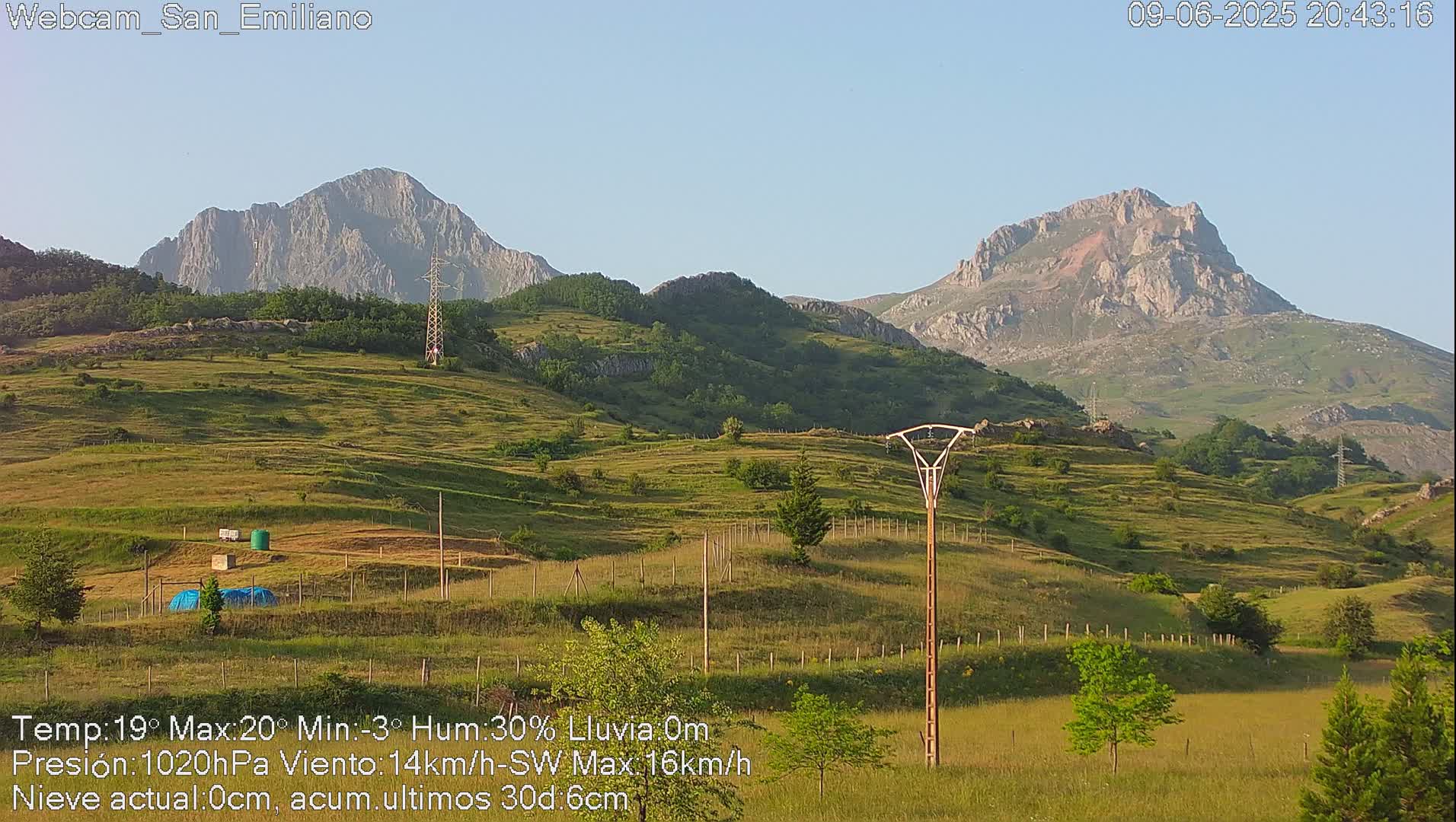 Peña Ubiña (Ubina Mount Peaks) From Babia  Panaromic Live Cam - León, Castile&Leon, Spain