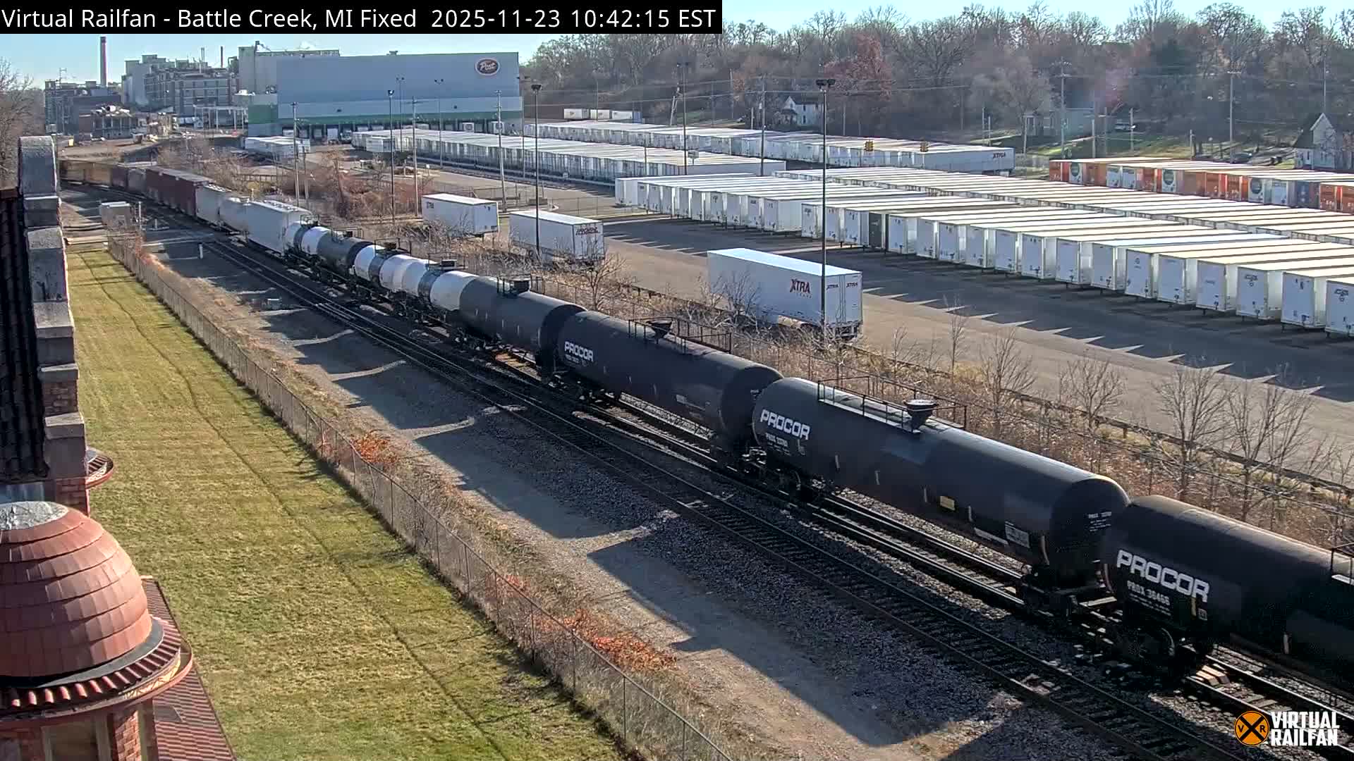 Michigan, Battle Creek Railroad Crossing & Post Shipping & Receving Depot Live Cam - Battle Creek, Calhoun, Michigan, USA