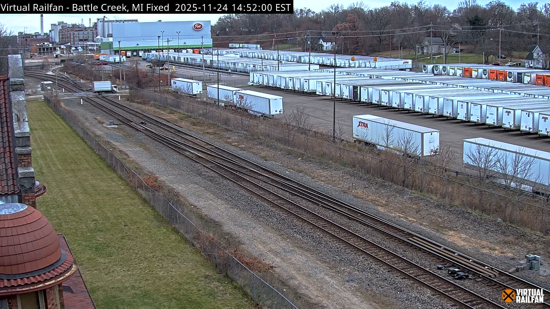 Michigan, Battle Creek Railroad Crossing & Post Shipping & Receving Depot Live Cam - Battle Creek, Calhoun, Michigan, USA