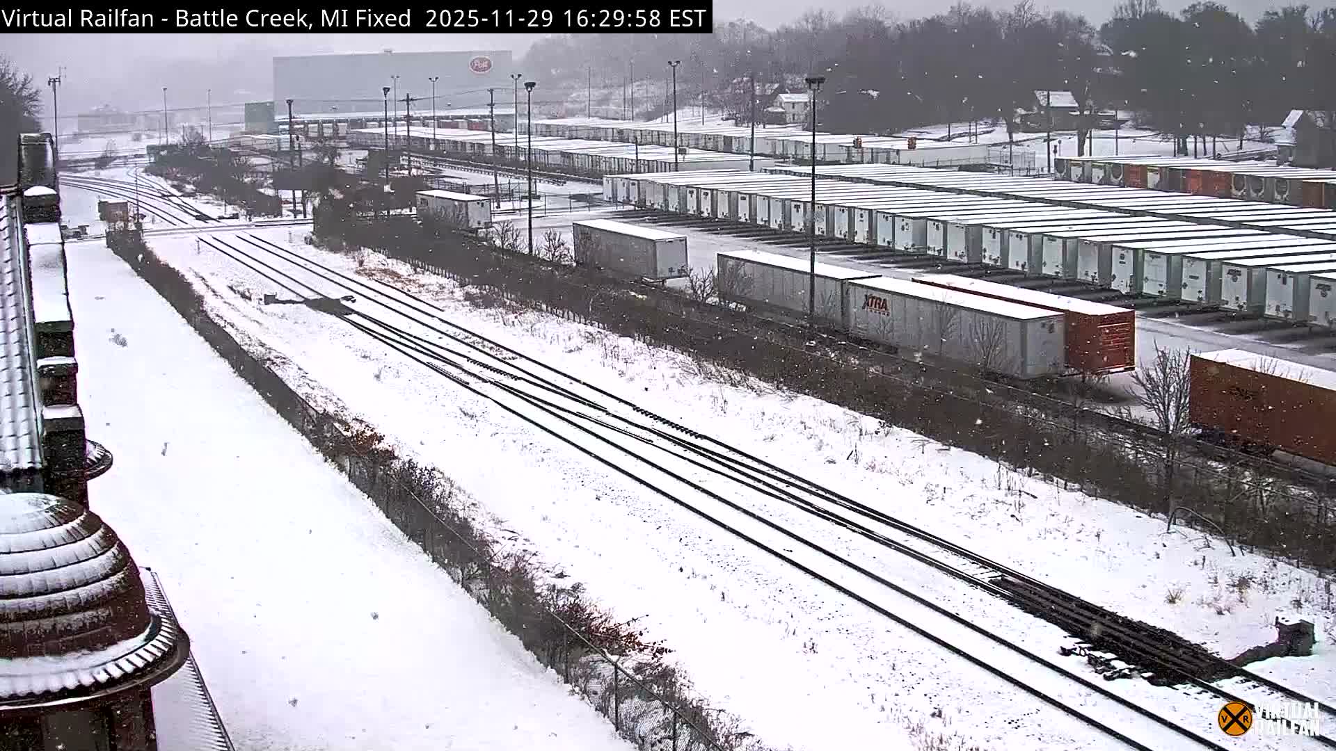 Michigan, Battle Creek Railroad Crossing & Post Shipping & Receving Depot Live Cam - Battle Creek, Calhoun, Michigan, USA