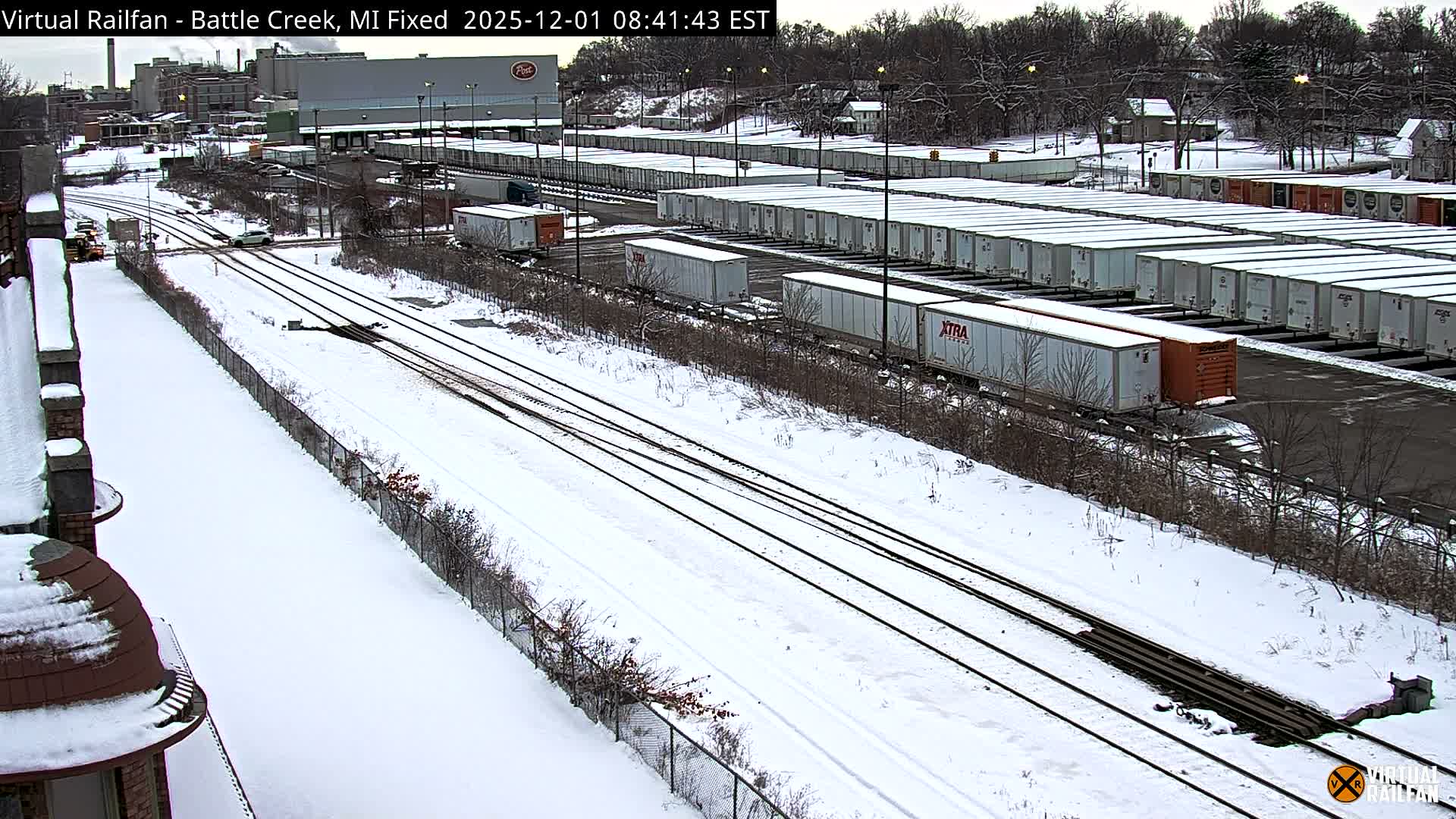 Michigan, Battle Creek Railroad Crossing & Post Shipping & Receving Depot Live Cam - Battle Creek, Calhoun, Michigan, USA