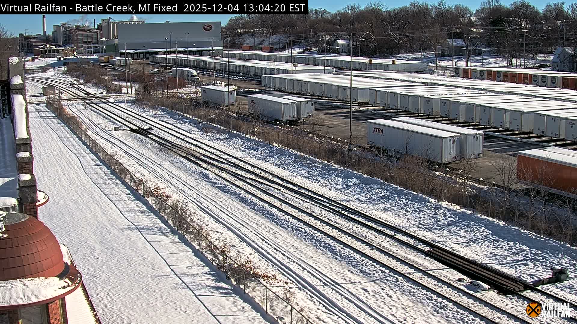 Michigan, Battle Creek Railroad Crossing & Post Shipping & Receving Depot Live Cam - Battle Creek, Calhoun, Michigan, USA