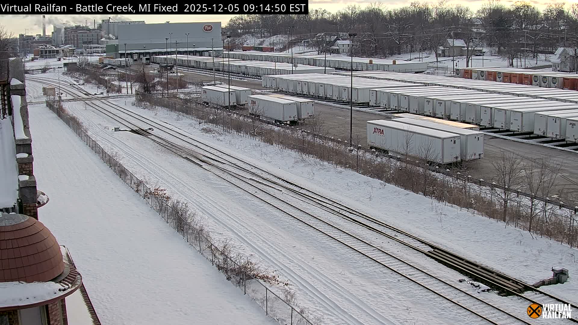 Michigan, Battle Creek Railroad Crossing & Post Shipping & Receving Depot Live Cam - Battle Creek, Calhoun, Michigan, USA