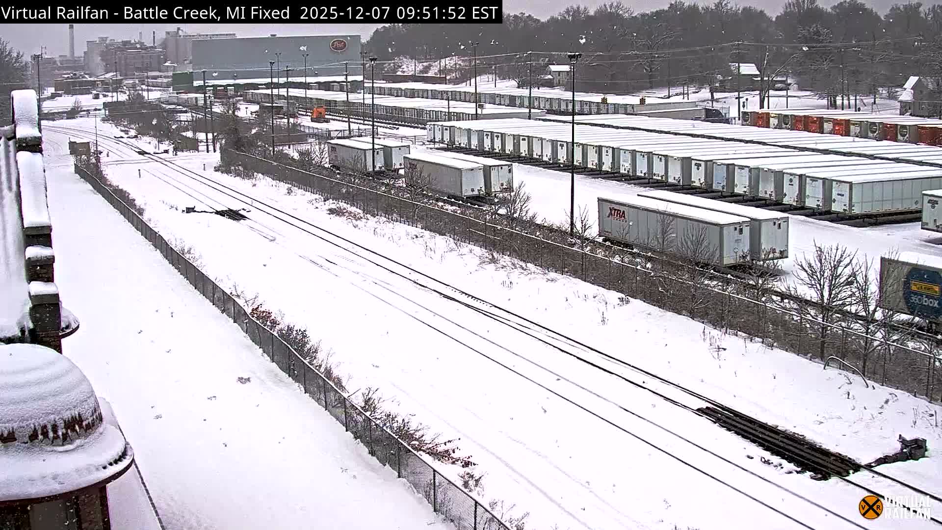 Michigan, Battle Creek Railroad Crossing & Post Shipping & Receving Depot Live Cam - Battle Creek, Calhoun, Michigan, USA