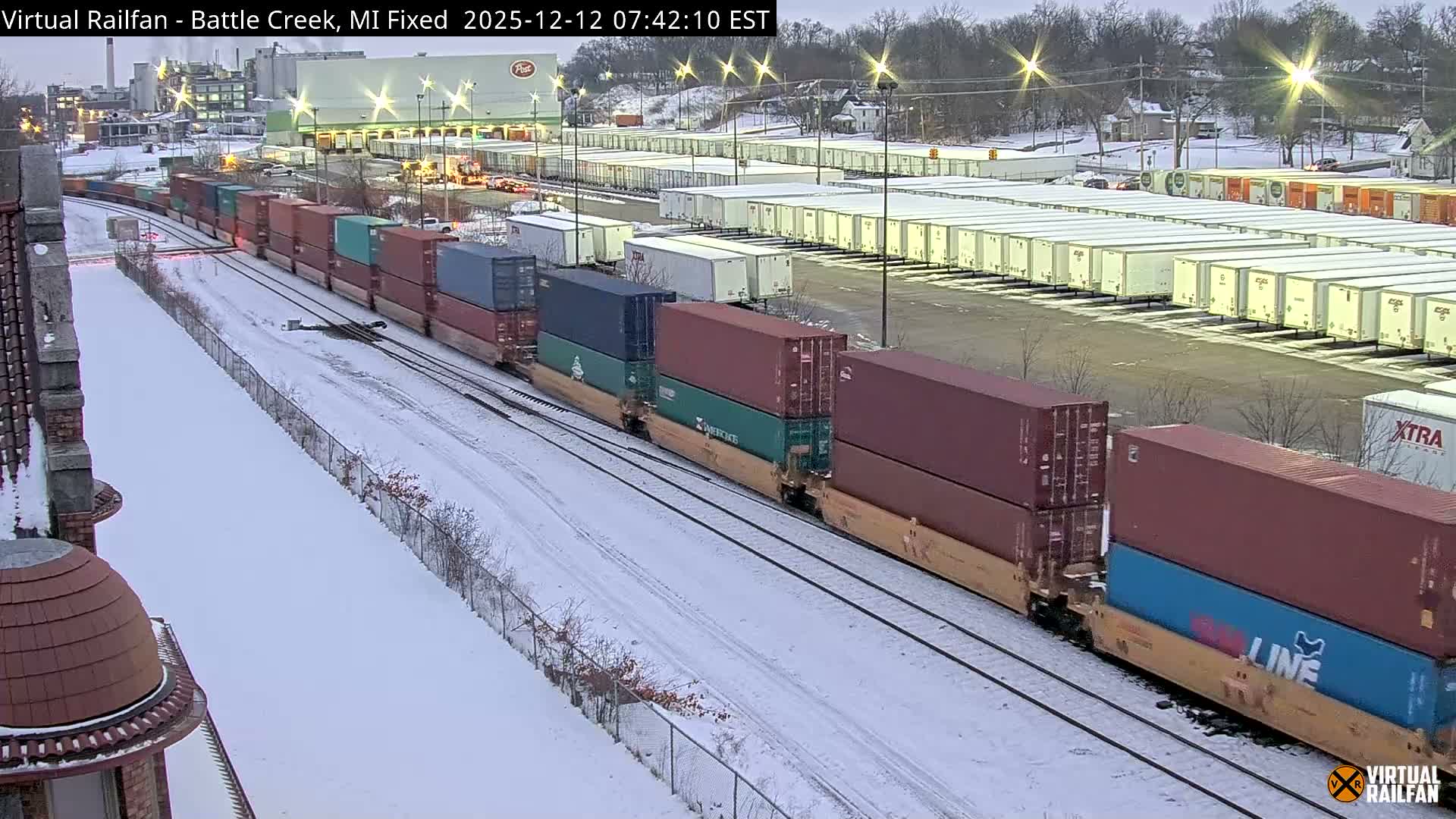 Michigan, Battle Creek Railroad Crossing & Post Shipping & Receving Depot Live Cam - Battle Creek, Calhoun, Michigan, USA