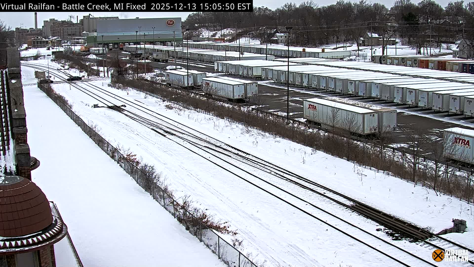 Michigan, Battle Creek Railroad Crossing & Post Shipping & Receving Depot Live Cam - Battle Creek, Calhoun, Michigan, USA