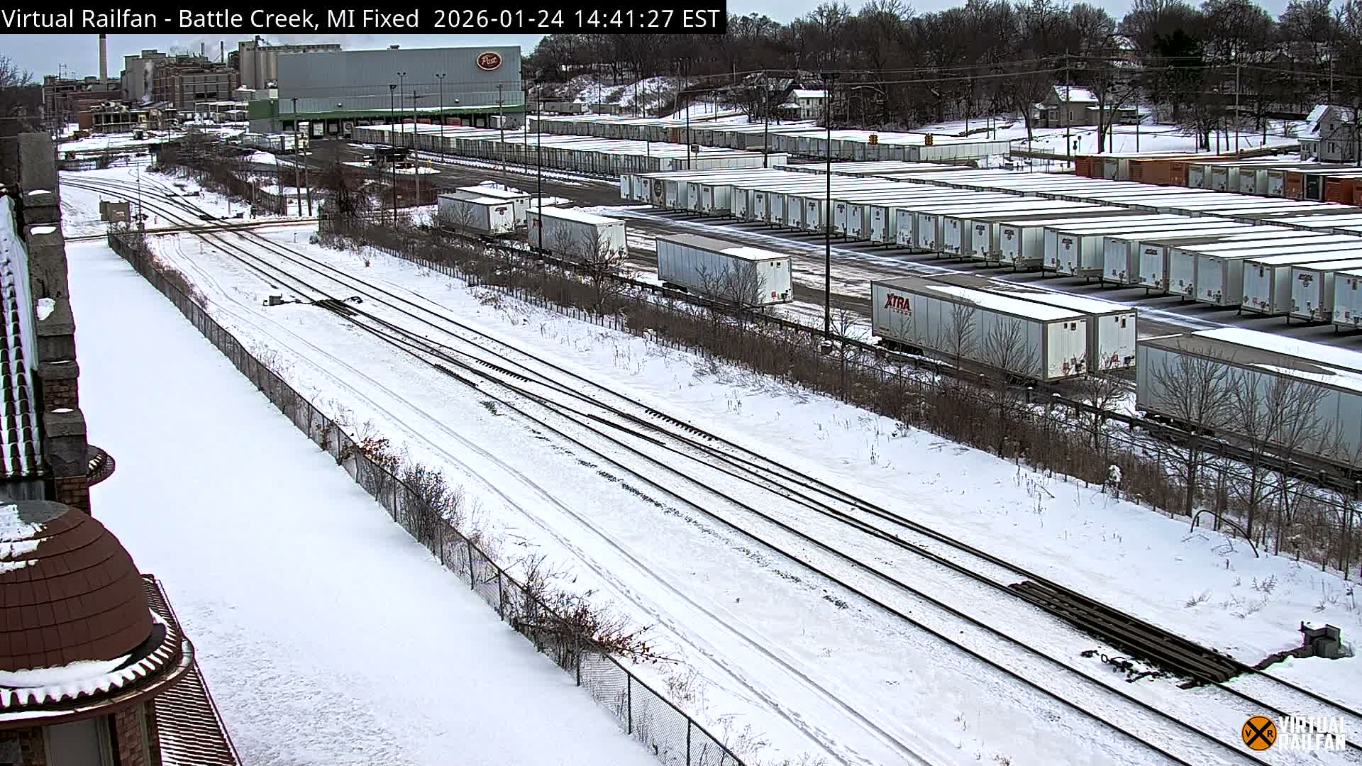 Michigan, Battle Creek Railroad Crossing & Post Shipping & Receving Depot Live Cam - Battle Creek, Calhoun, Michigan, USA