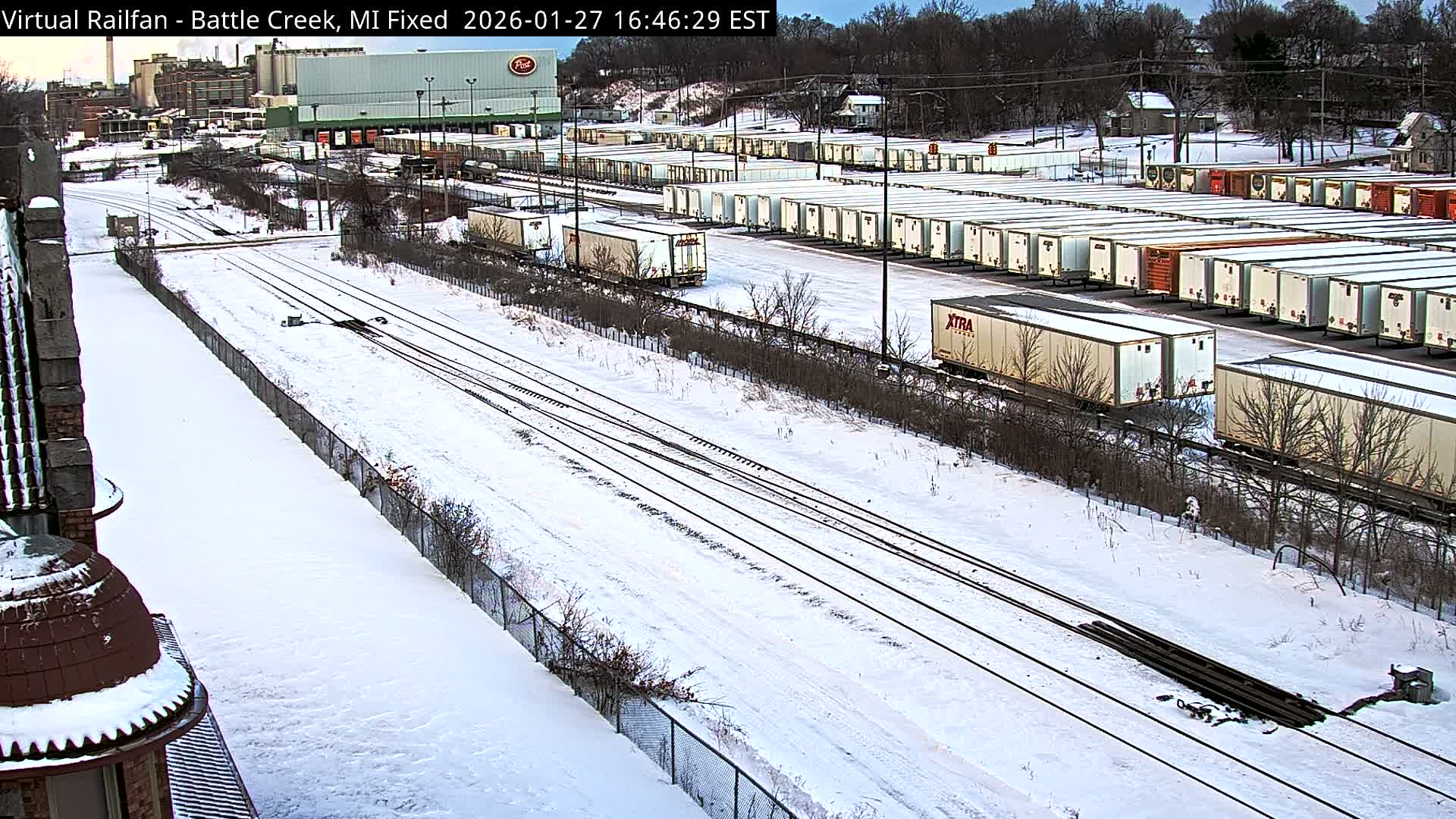 Michigan, Battle Creek Railroad Crossing & Post Shipping & Receving Depot Live Cam - Battle Creek, Calhoun, Michigan, USA