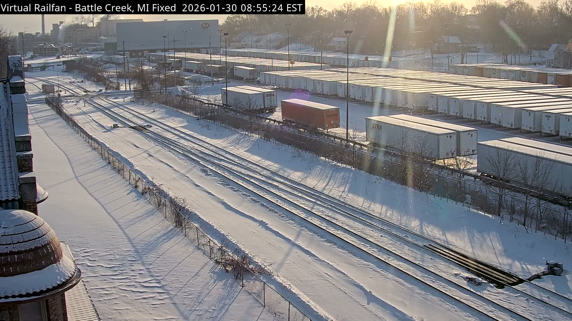 Michigan, Battle Creek Railroad Crossing & Post Shipping & Receving Depot Live Cam - Battle Creek, Calhoun, Michigan, USA