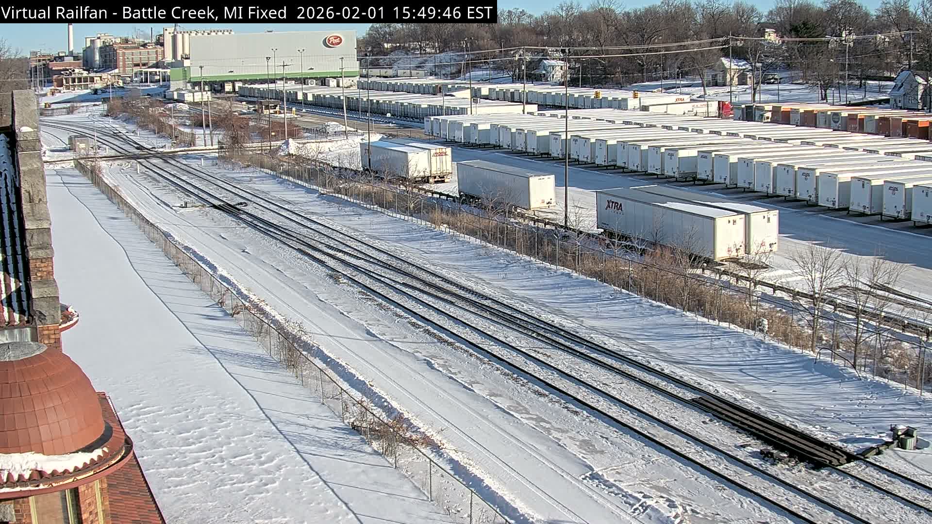 Michigan, Battle Creek Railroad Crossing & Post Shipping & Receving Depot Live Cam - Battle Creek, Calhoun, Michigan, USA