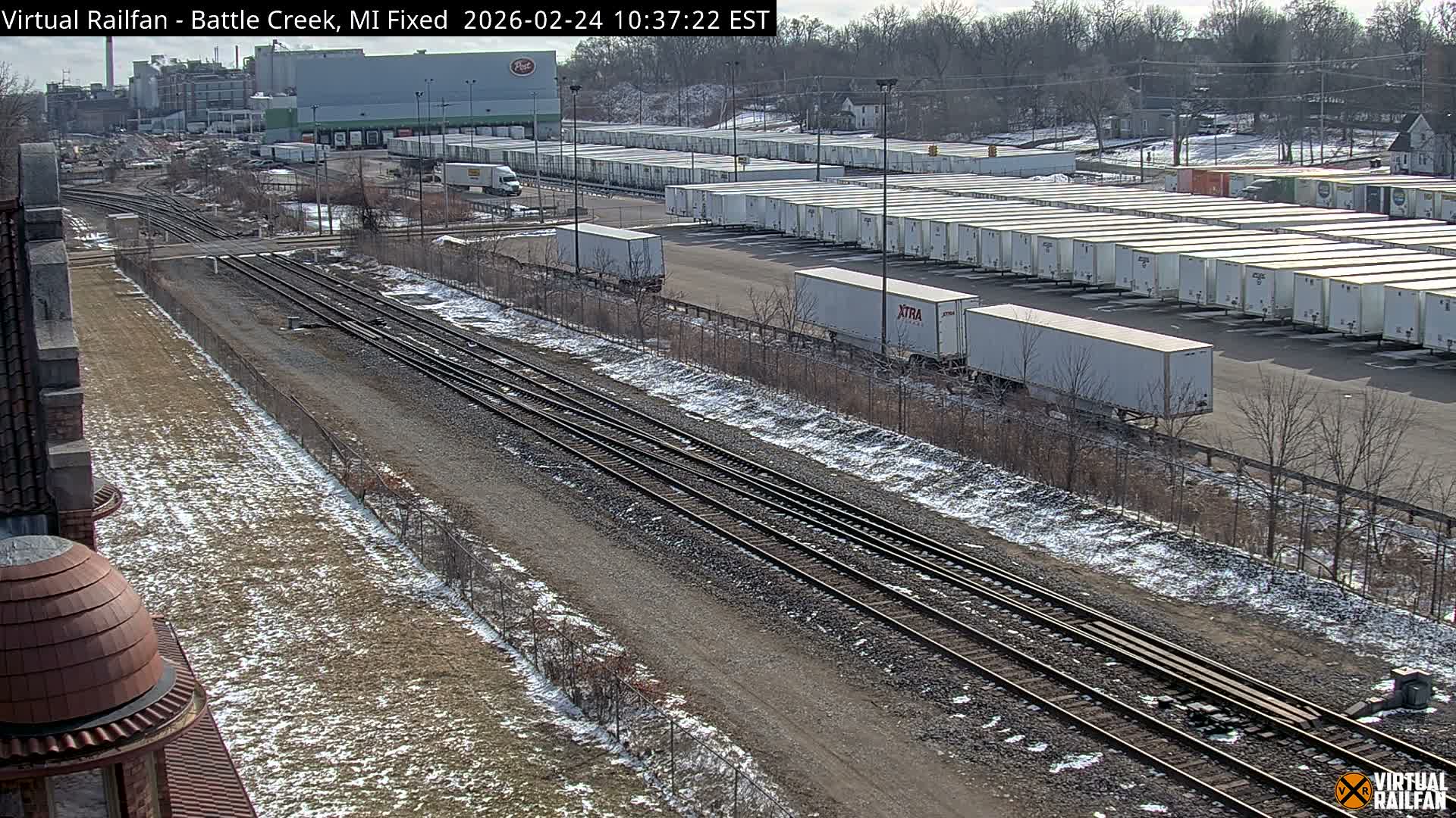 Michigan, Battle Creek Railroad Crossing & Post Shipping & Receving Depot Live Cam - Battle Creek, Calhoun, Michigan, USA