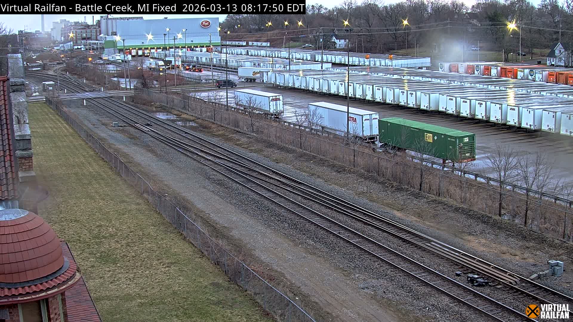 Michigan, Battle Creek Railroad Crossing & Post Shipping & Receving Depot Live Cam - Battle Creek, Calhoun, Michigan, USA