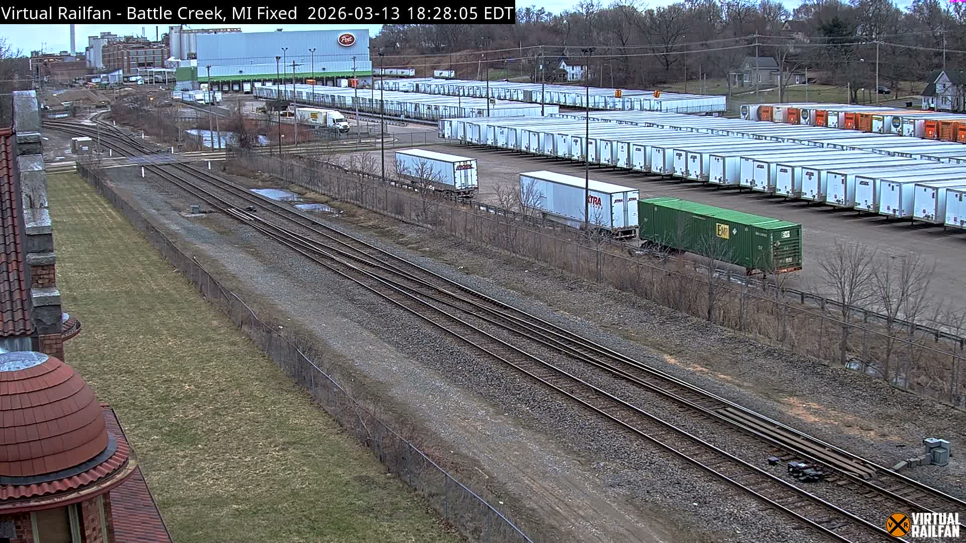 Michigan, Battle Creek Railroad Crossing & Post Shipping & Receving Depot Live Cam - Battle Creek, Calhoun, Michigan, USA