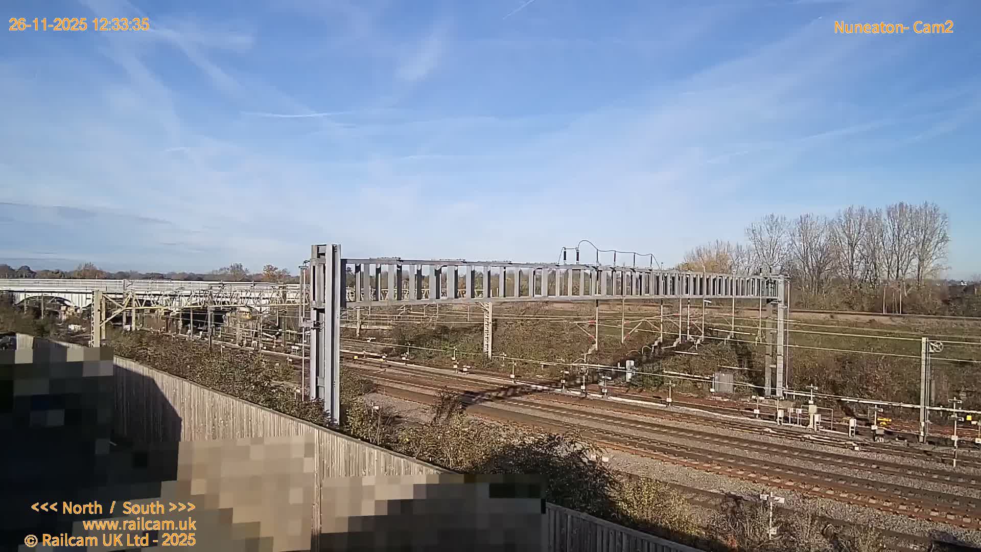 Nuneaton Railroad Crossing Live Cam - Nuneaton, nuneaton and Bedworth, Warwickshire, West Midlands, England, United Kingdom