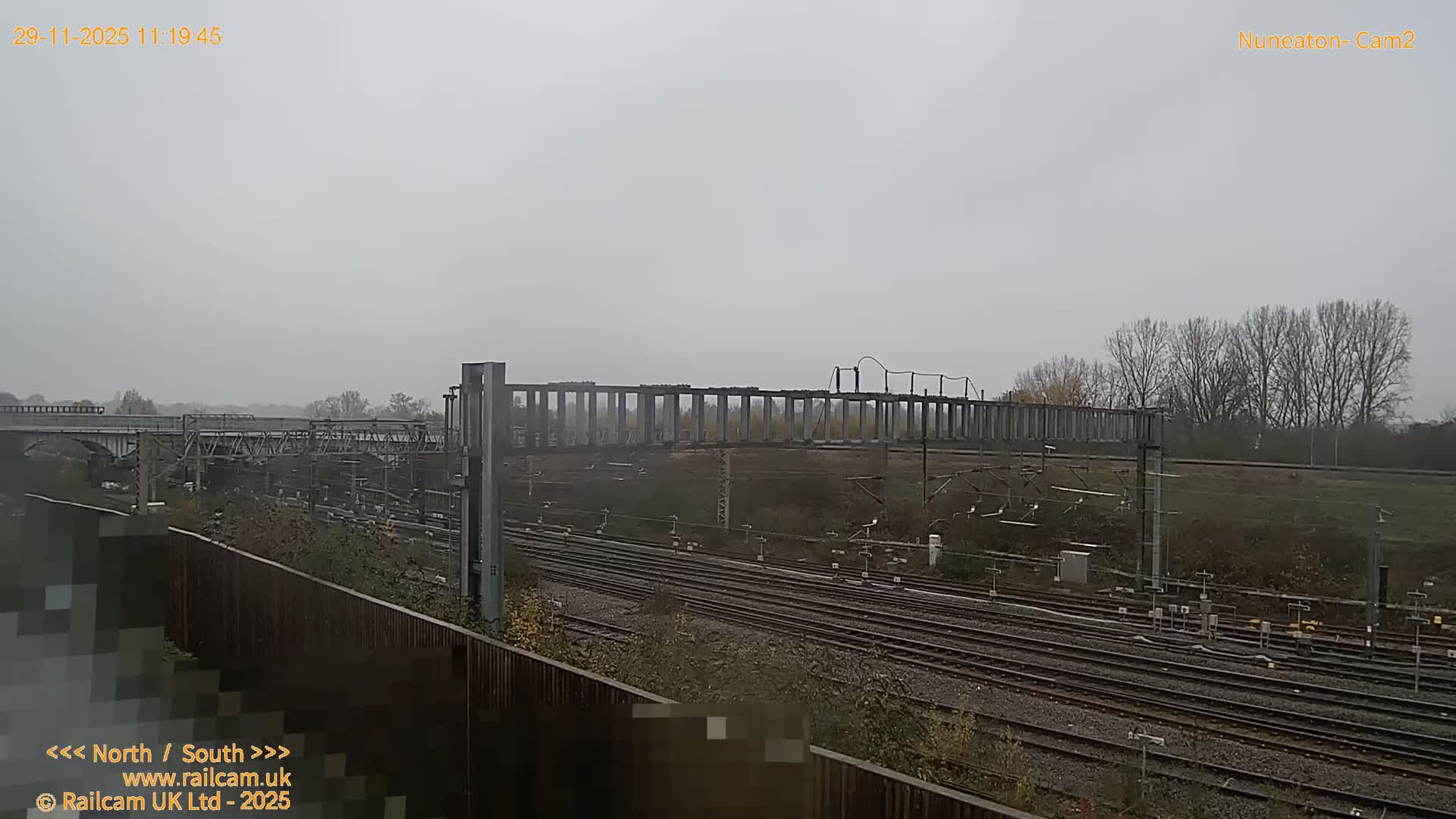 Nuneaton Railroad Crossing Live Cam - Nuneaton, nuneaton and Bedworth, Warwickshire, West Midlands, England, United Kingdom