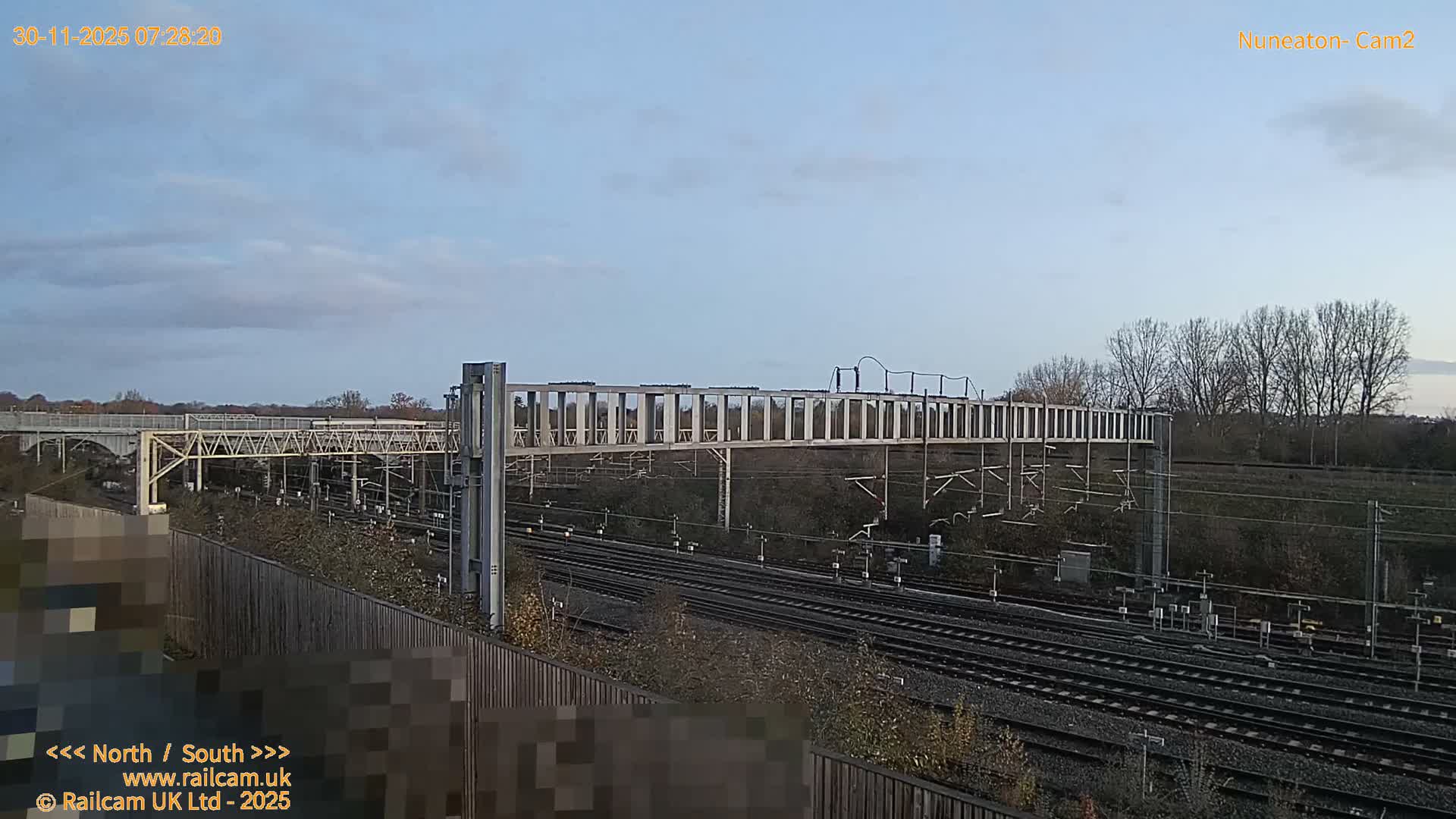 Nuneaton Railroad Crossing Live Cam - Nuneaton, nuneaton and Bedworth, Warwickshire, West Midlands, England, United Kingdom