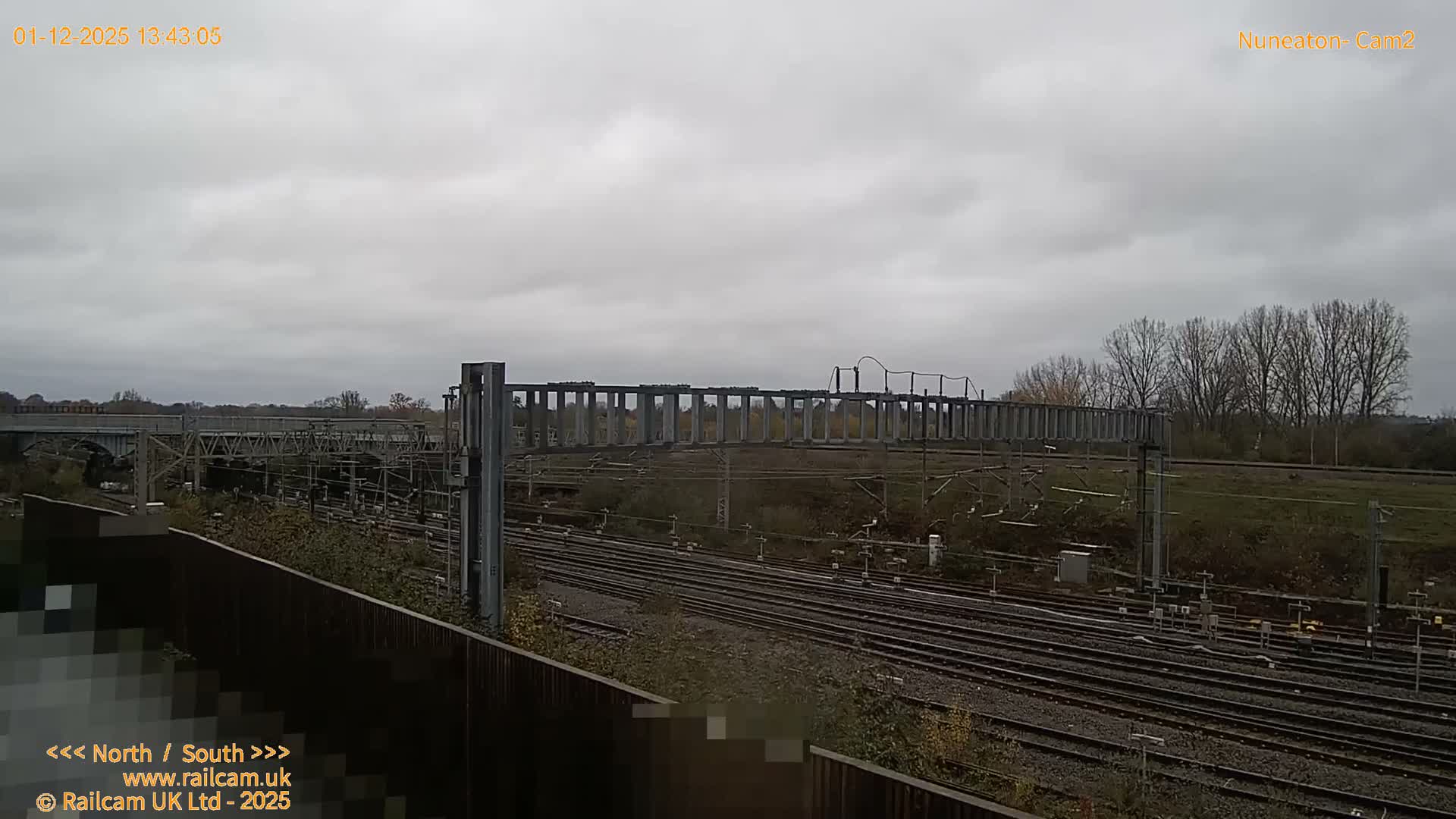 Nuneaton Railroad Crossing Live Cam - Nuneaton, nuneaton and Bedworth, Warwickshire, West Midlands, England, United Kingdom