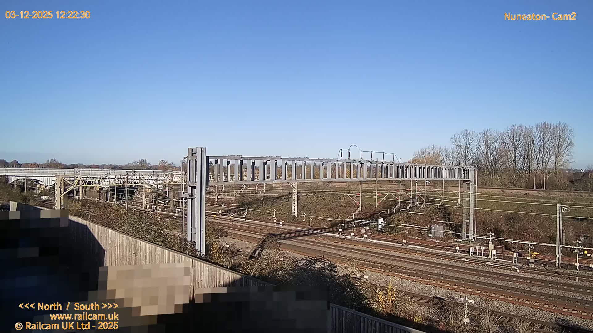 Nuneaton Railroad Crossing Live Cam - Nuneaton, nuneaton and Bedworth, Warwickshire, West Midlands, England, United Kingdom