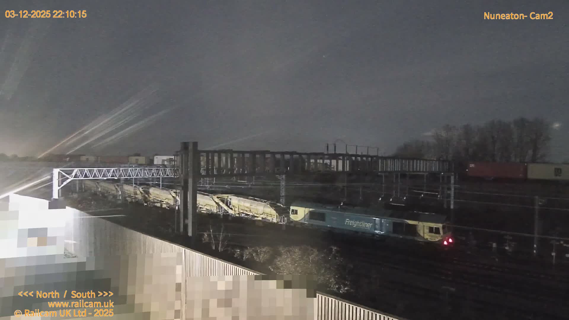 Nuneaton Railroad Crossing Live Cam - Nuneaton, nuneaton and Bedworth, Warwickshire, West Midlands, England, United Kingdom