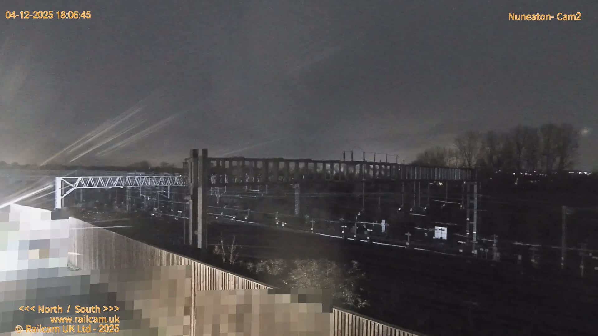 Nuneaton Railroad Crossing Live Cam - Nuneaton, nuneaton and Bedworth, Warwickshire, West Midlands, England, United Kingdom