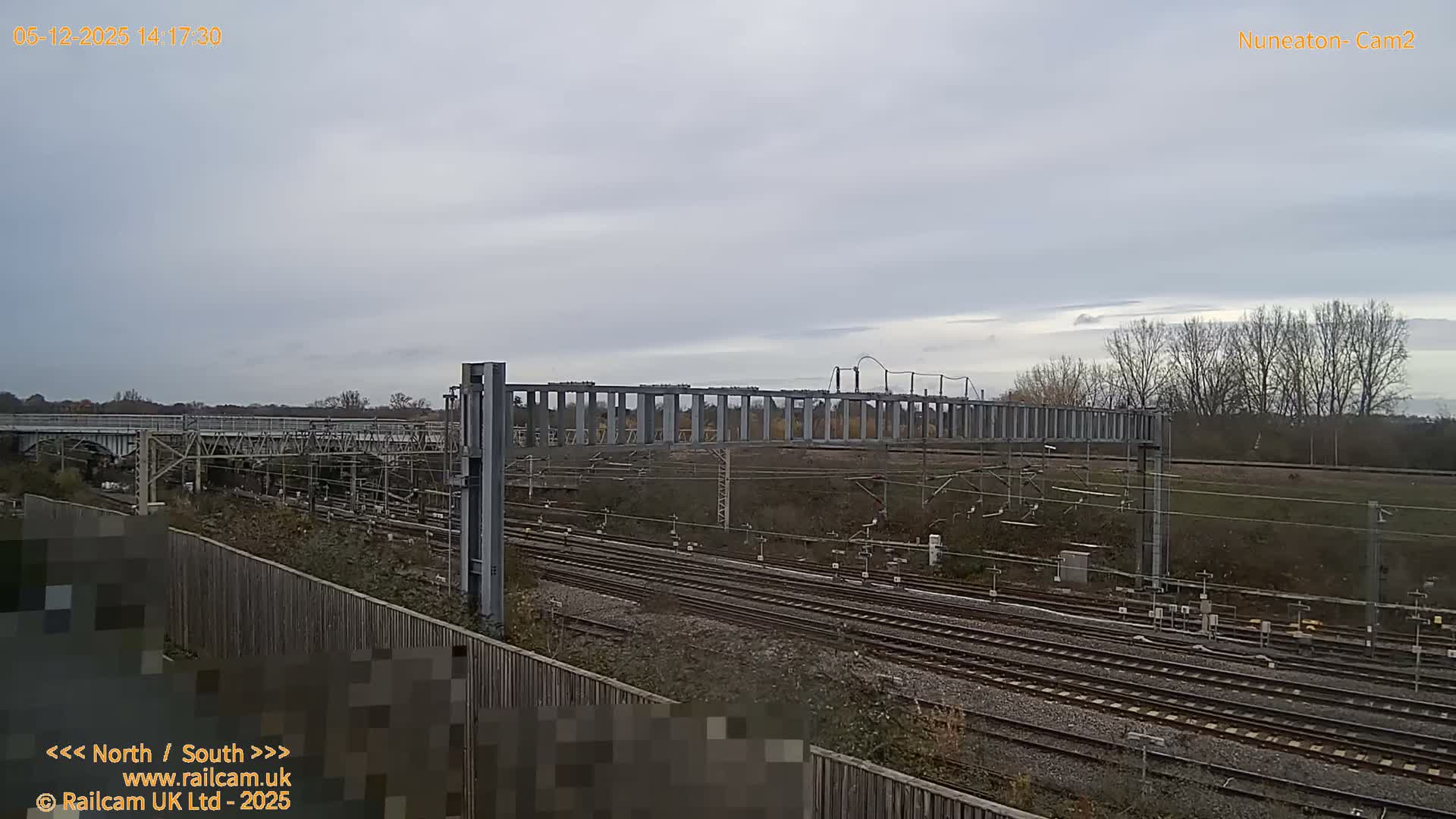 Nuneaton Railroad Crossing Live Cam - Nuneaton, nuneaton and Bedworth, Warwickshire, West Midlands, England, United Kingdom