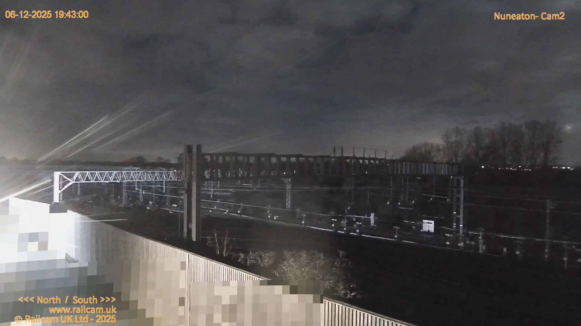 Nuneaton Railroad Crossing Live Cam - Nuneaton, nuneaton and Bedworth, Warwickshire, West Midlands, England, United Kingdom