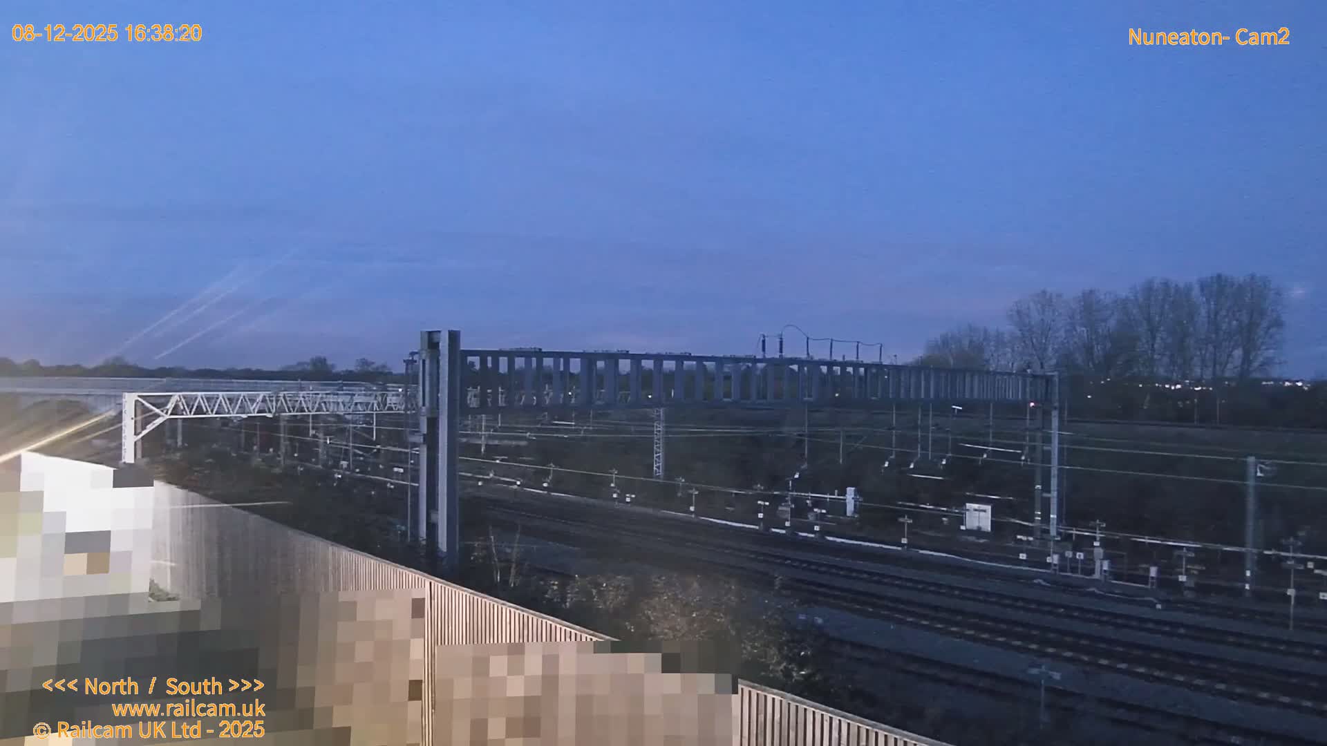 Nuneaton Railroad Crossing Live Cam - Nuneaton, nuneaton and Bedworth, Warwickshire, West Midlands, England, United Kingdom