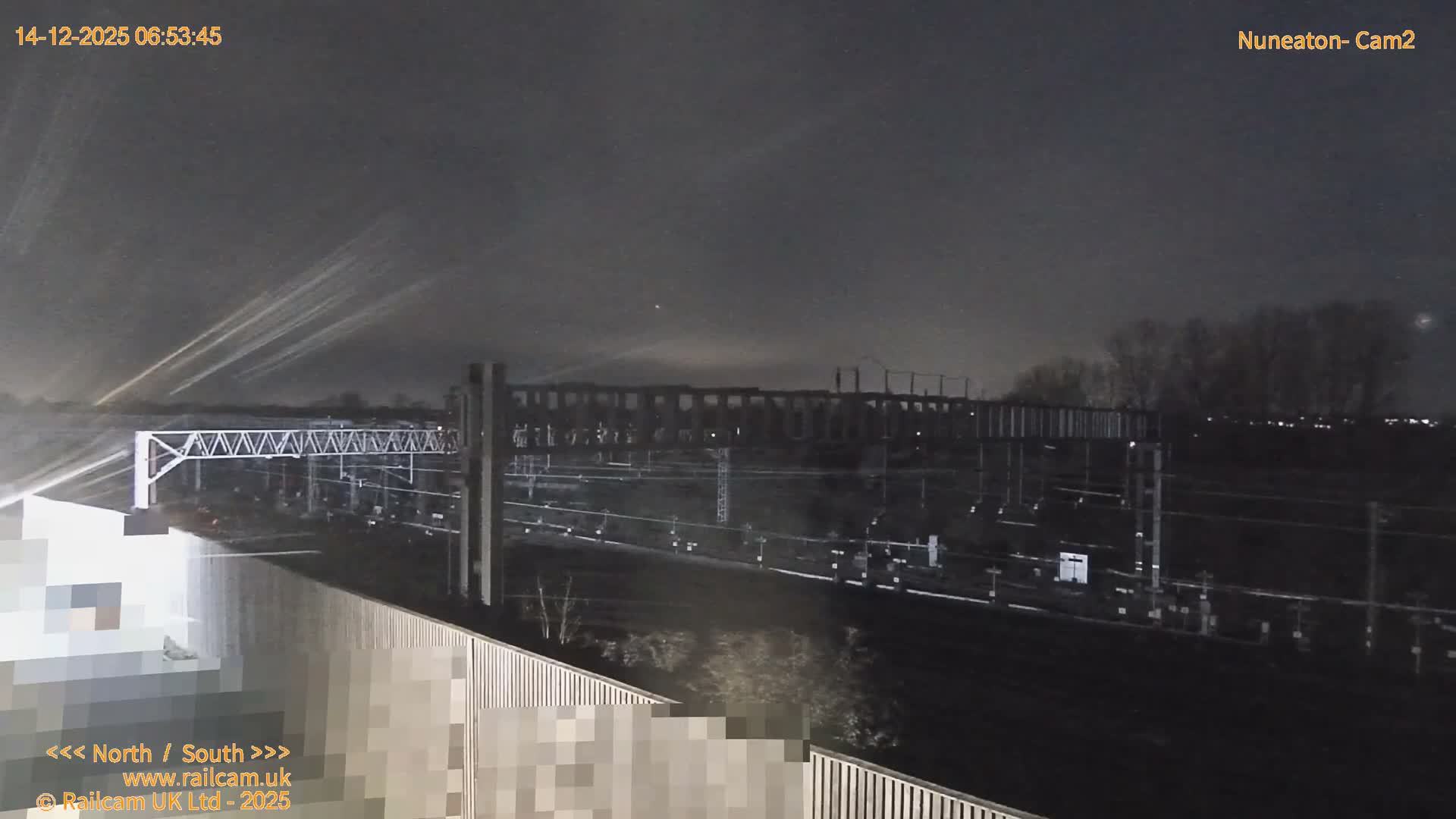Nuneaton Railroad Crossing Live Cam - Nuneaton, nuneaton and Bedworth, Warwickshire, West Midlands, England, United Kingdom