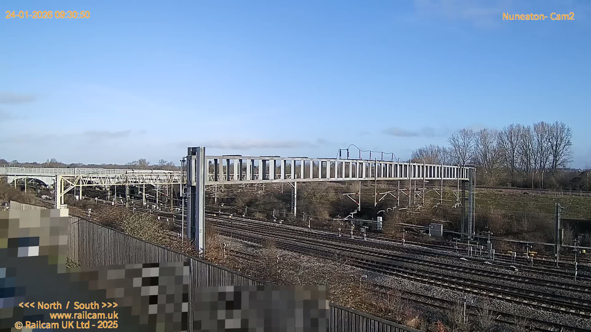 Nuneaton Railroad Crossing Live Cam - Nuneaton, nuneaton and Bedworth, Warwickshire, West Midlands, England, United Kingdom