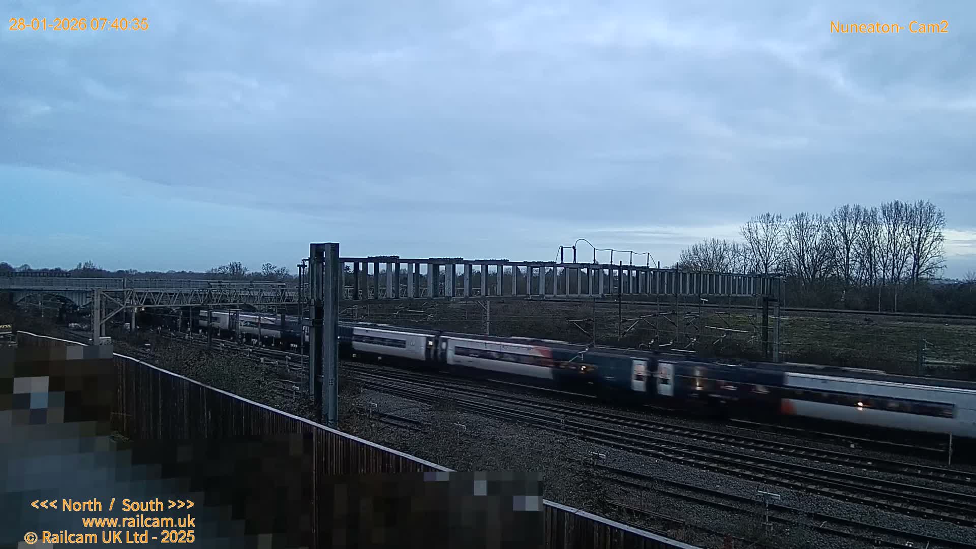 Nuneaton Railroad Crossing Live Cam - Nuneaton, nuneaton and Bedworth, Warwickshire, West Midlands, England, United Kingdom