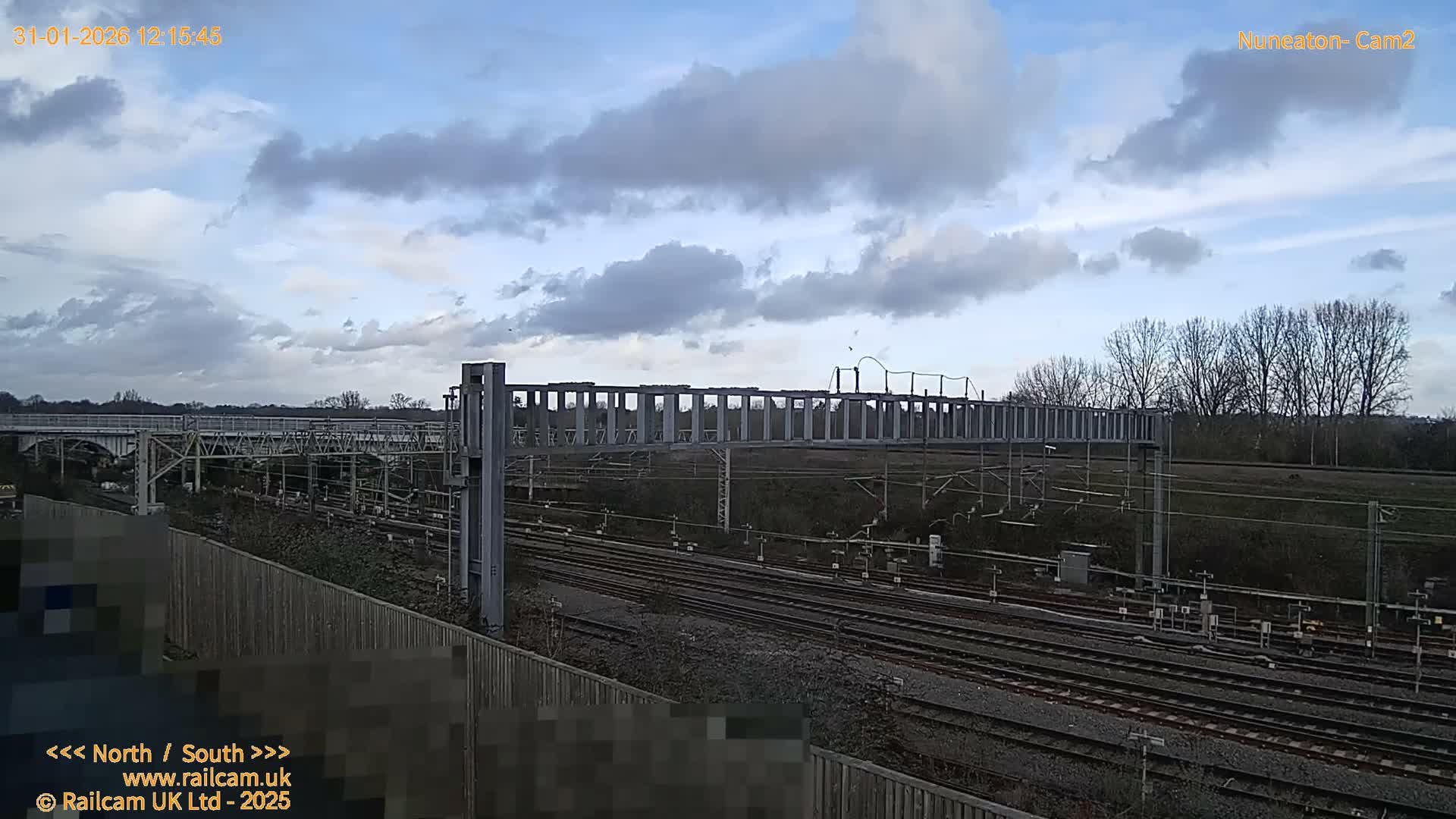 Nuneaton Railroad Crossing Live Cam - Nuneaton, nuneaton and Bedworth, Warwickshire, West Midlands, England, United Kingdom
