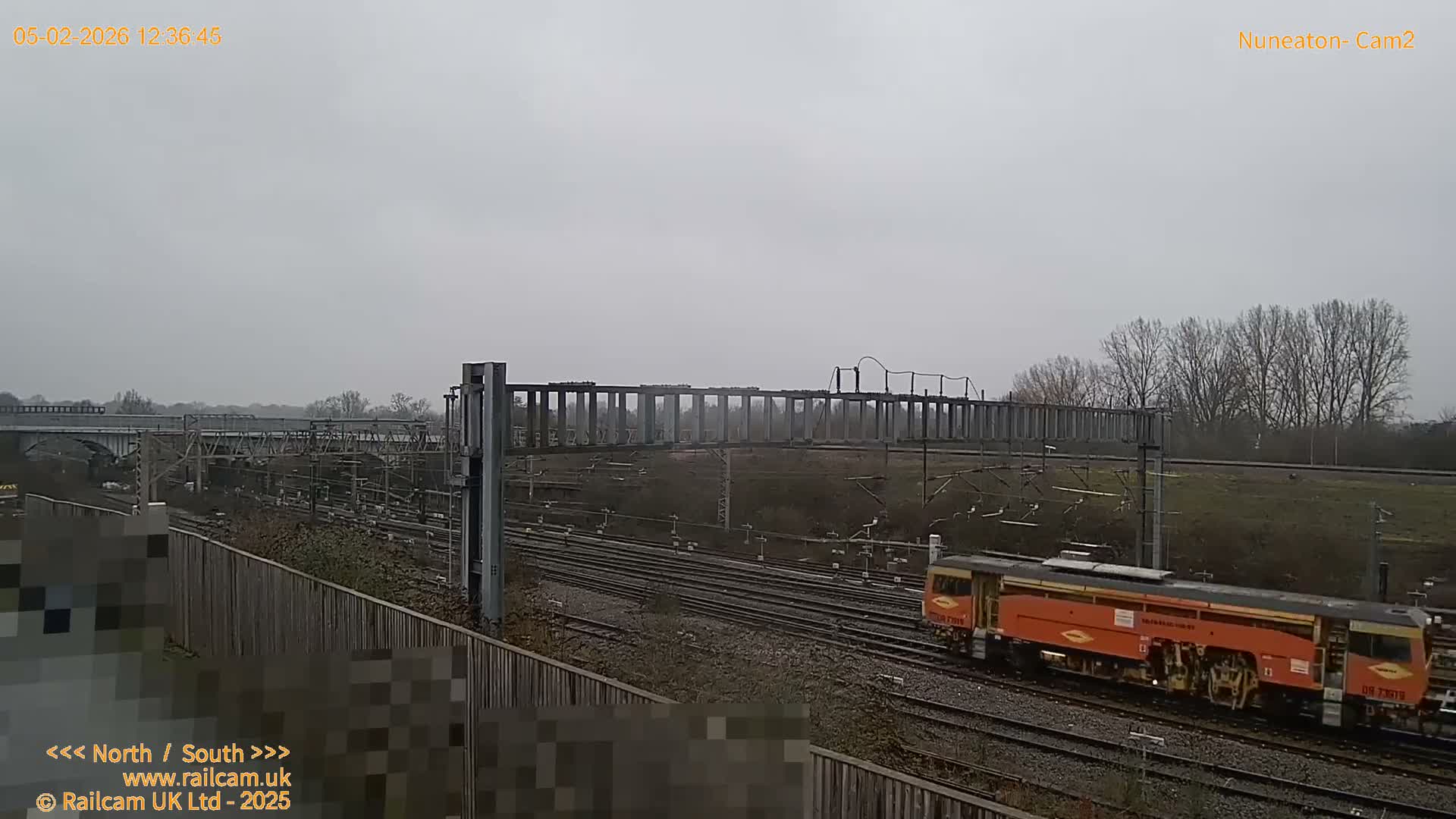 Nuneaton Railroad Crossing Live Cam - Nuneaton, nuneaton and Bedworth, Warwickshire, West Midlands, England, United Kingdom