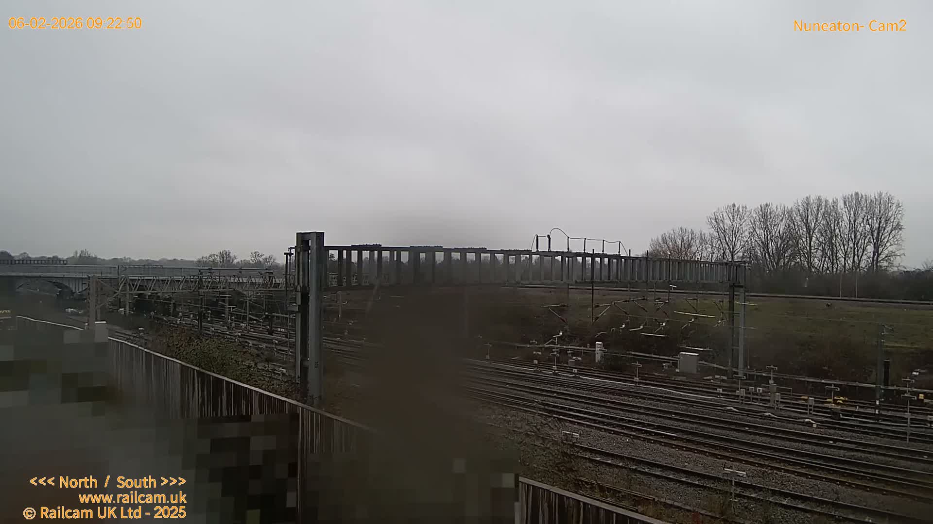 Nuneaton Railroad Crossing Live Cam - Nuneaton, nuneaton and Bedworth, Warwickshire, West Midlands, England, United Kingdom