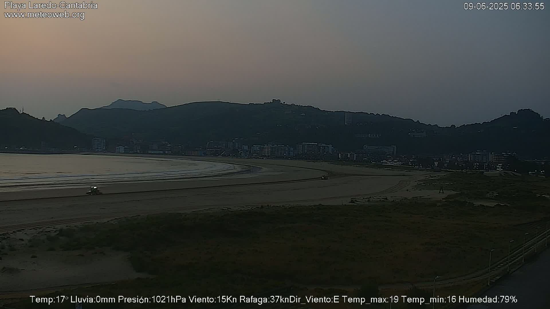 Playa de Laredo Beach Live Cam - Costa Oriental, Cantabria, Spain