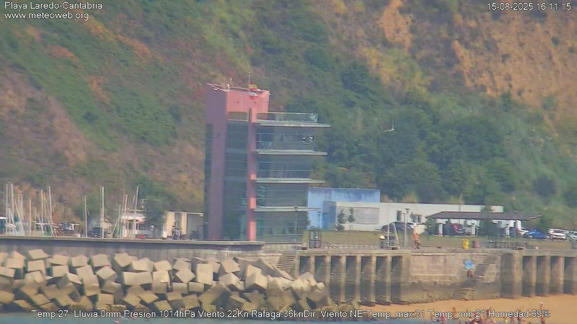 Playa de Laredo Beach Live Cam - Costa Oriental, Cantabria, Spain