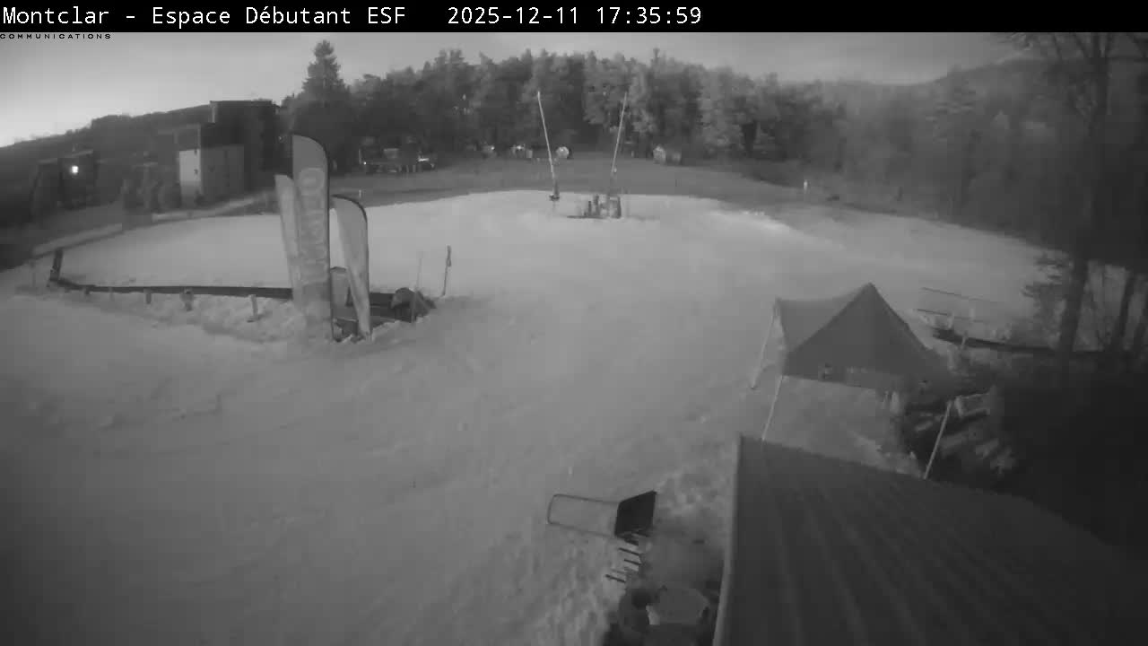 Saint Jaen, Montclar,l Espace Débutant (Beginner Area)  Live Cam - Digne-les-Bains, Alpes-de-Haute-Provence, Provence-Alpes-Côte d’Azur, France