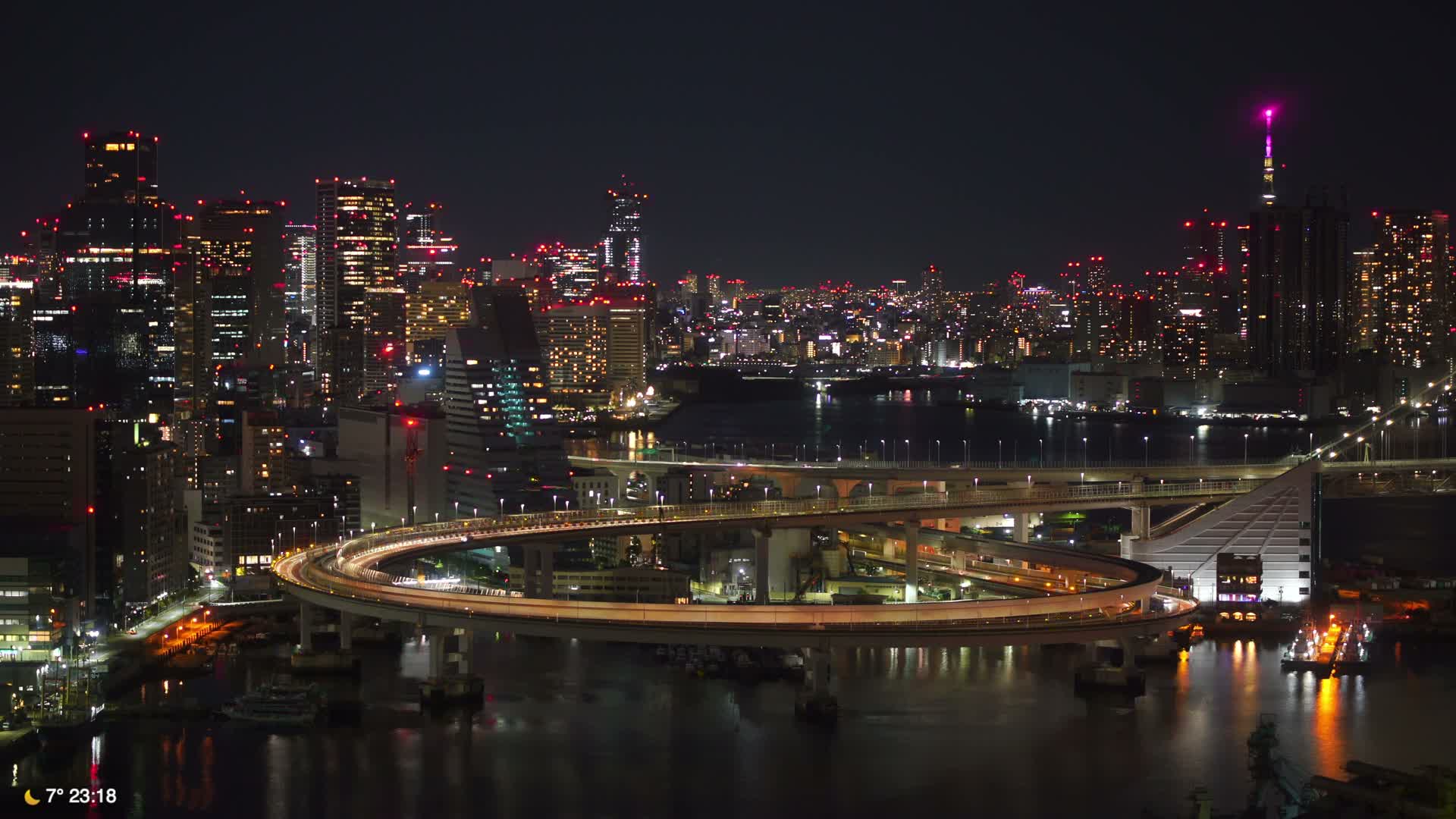 Tokyo City Center Skyline, Tokyo Bay & Rainbow Bridge Kaigan Entrance (東京の街並み、東京湾、レインボーブリッジ)  Live Cam - 5 Chome, Konan, Minato-ku, Tokyo, Kantō, Honshu, Japan