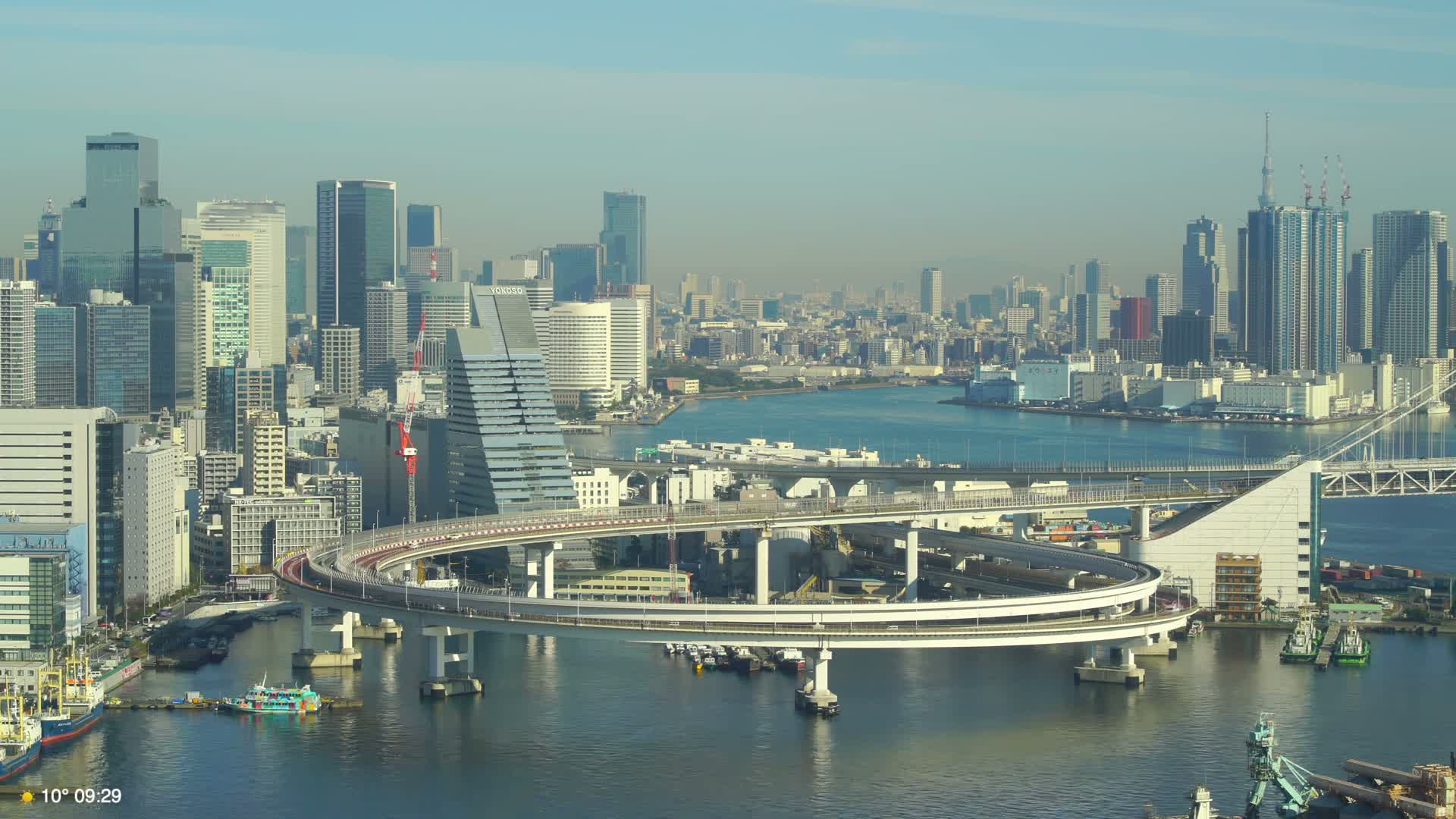 Tokyo City Center Skyline, Tokyo Bay & Rainbow Bridge Kaigan Entrance (東京の街並み、東京湾、レインボーブリッジ)  Live Cam - 5 Chome, Konan, Minato-ku, Tokyo, Kantō, Honshu, Japan