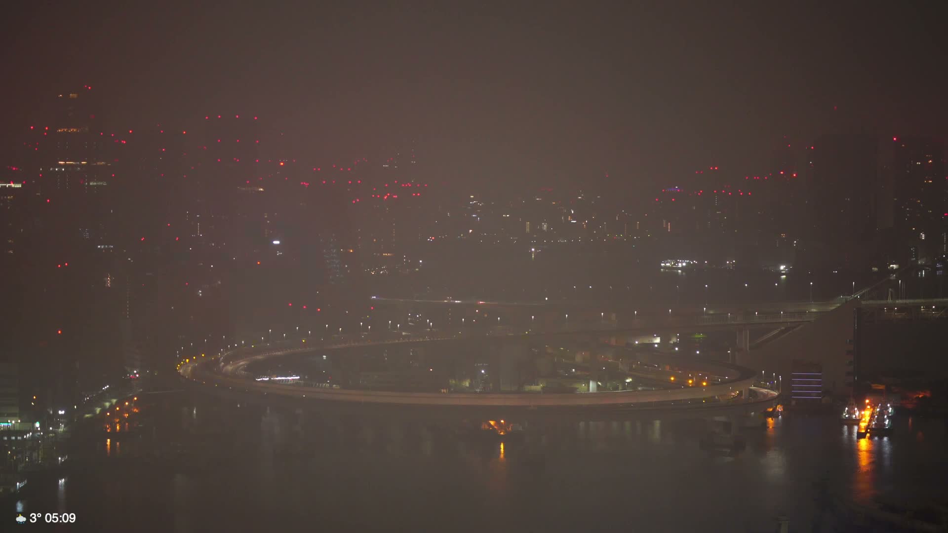 Tokyo City Center Skyline, Tokyo Bay & Rainbow Bridge Kaigan Entrance (東京の街並み、東京湾、レインボーブリッジ)  Live Cam - 5 Chome, Konan, Minato-ku, Tokyo, Kantō, Honshu, Japan