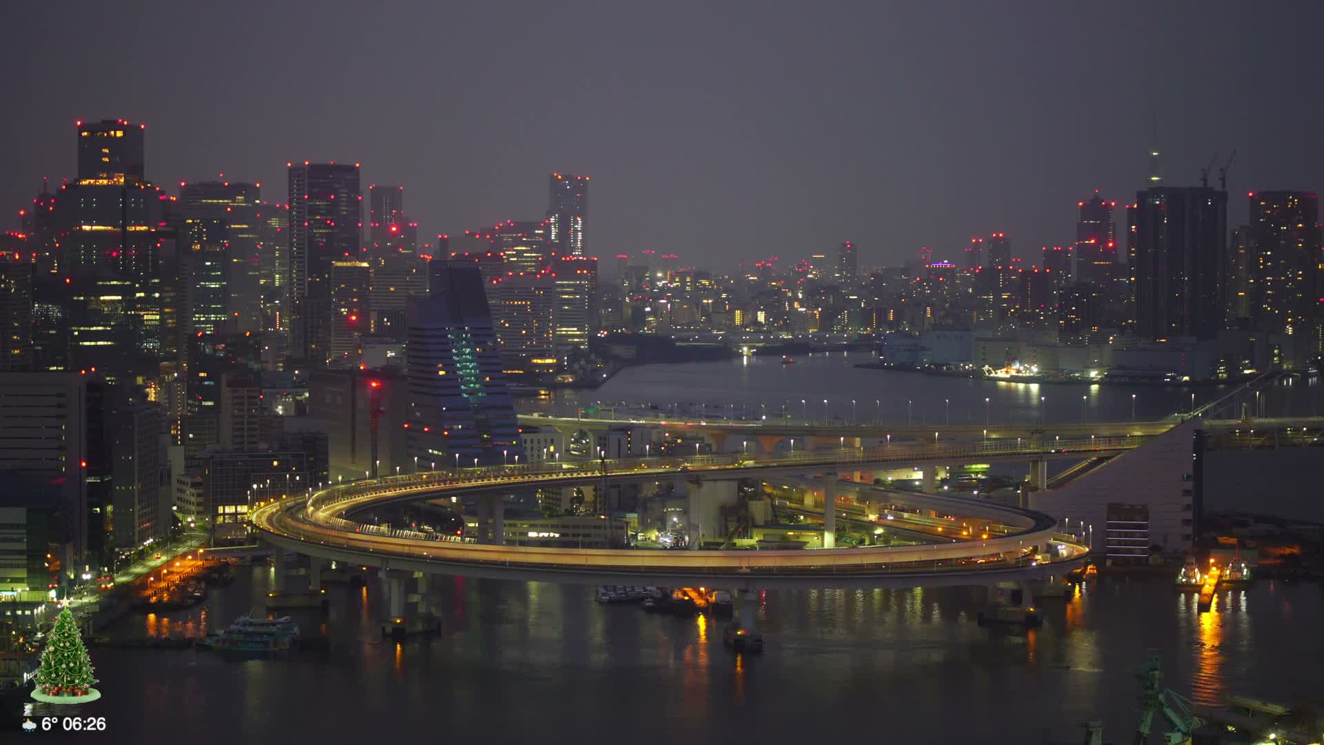 Tokyo City Center Skyline, Tokyo Bay & Rainbow Bridge Kaigan Entrance (東京の街並み、東京湾、レインボーブリッジ)  Live Cam - 5 Chome, Konan, Minato-ku, Tokyo, Kantō, Honshu, Japan
