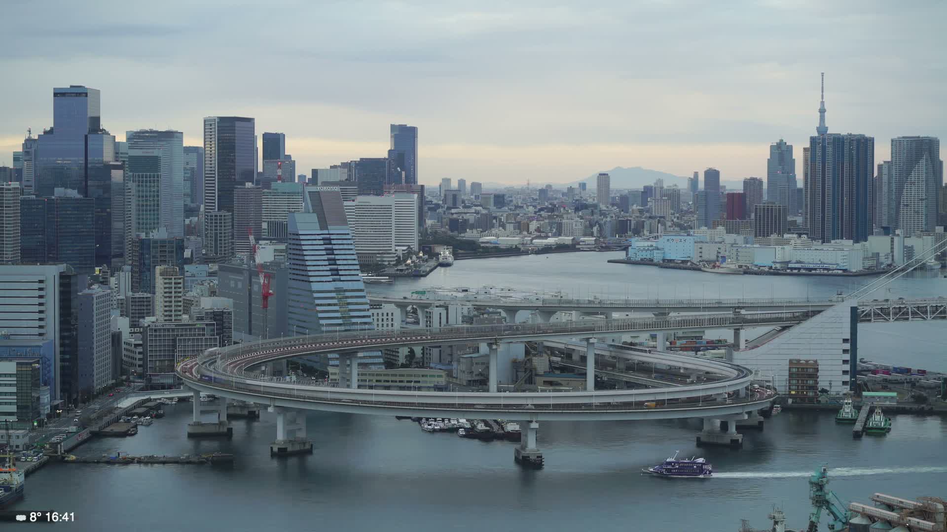 Tokyo City Center Skyline, Tokyo Bay & Rainbow Bridge Kaigan Entrance (東京の街並み、東京湾、レインボーブリッジ)  Live Cam - 5 Chome, Konan, Minato-ku, Tokyo, Kantō, Honshu, Japan