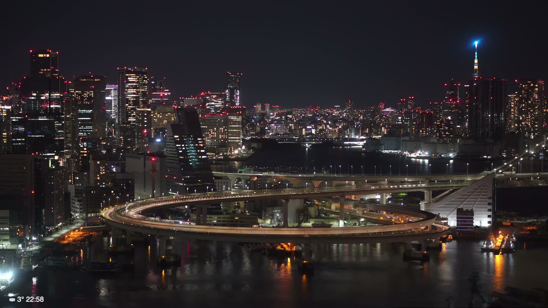 Tokyo City Center Skyline, Tokyo Bay & Rainbow Bridge Kaigan Entrance (東京の街並み、東京湾、レインボーブリッジ)  Live Cam - 5 Chome, Konan, Minato-ku, Tokyo, Kantō, Honshu, Japan