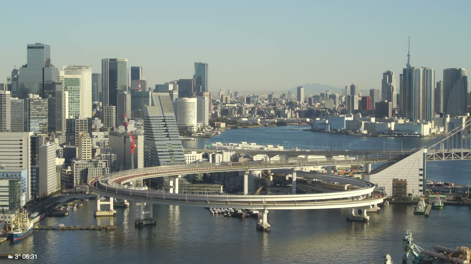 Tokyo City Center Skyline, Tokyo Bay & Rainbow Bridge Kaigan Entrance (東京の街並み、東京湾、レインボーブリッジ)  Live Cam - 5 Chome, Konan, Minato-ku, Tokyo, Kantō, Honshu, Japan