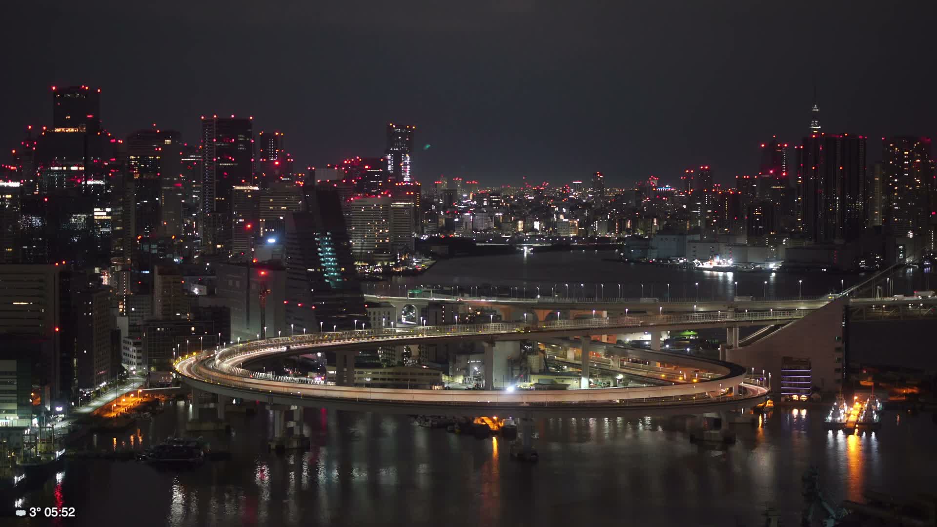 Tokyo City Center Skyline, Tokyo Bay & Rainbow Bridge Kaigan Entrance (東京の街並み、東京湾、レインボーブリッジ)  Live Cam - 5 Chome, Konan, Minato-ku, Tokyo, Kantō, Honshu, Japan