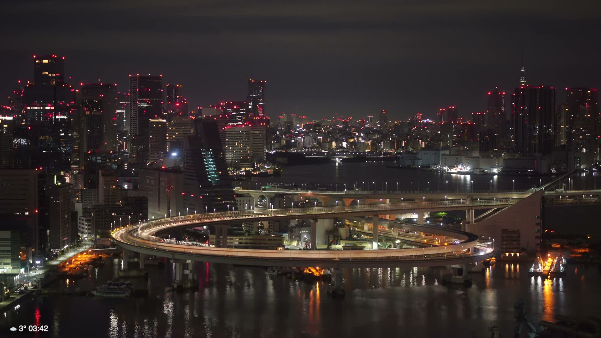 Tokyo City Center Skyline, Tokyo Bay & Rainbow Bridge Kaigan Entrance (東京の街並み、東京湾、レインボーブリッジ)  Live Cam - 5 Chome, Konan, Minato-ku, Tokyo, Kantō, Honshu, Japan