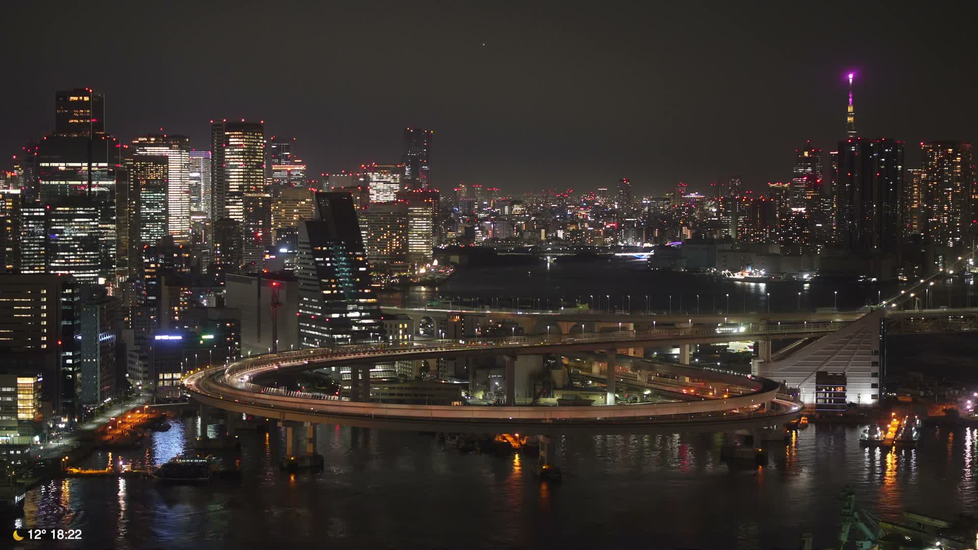 Tokyo City Center Skyline, Tokyo Bay & Rainbow Bridge Kaigan Entrance (東京の街並み、東京湾、レインボーブリッジ)  Live Cam - 5 Chome, Konan, Minato-ku, Tokyo, Kantō, Honshu, Japan