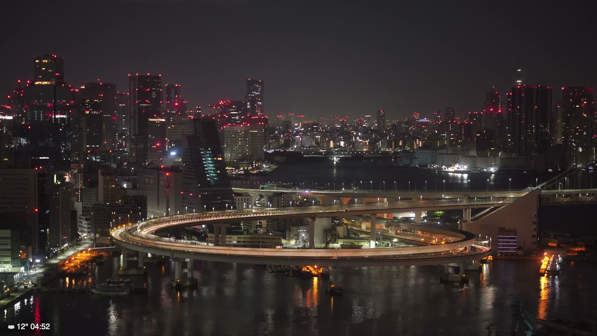 Tokyo City Center Skyline, Tokyo Bay & Rainbow Bridge Kaigan Entrance (東京の街並み、東京湾、レインボーブリッジ)  Live Cam - 5 Chome, Konan, Minato-ku, Tokyo, Kantō, Honshu, Japan