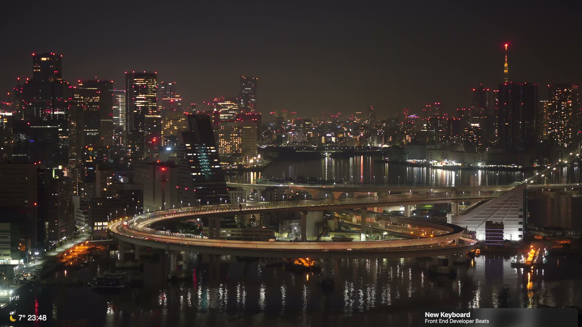 Tokyo City Center Skyline, Tokyo Bay & Rainbow Bridge Kaigan Entrance (東京の街並み、東京湾、レインボーブリッジ)  Live Cam - 5 Chome, Konan, Minato-ku, Tokyo, Kantō, Honshu, Japan