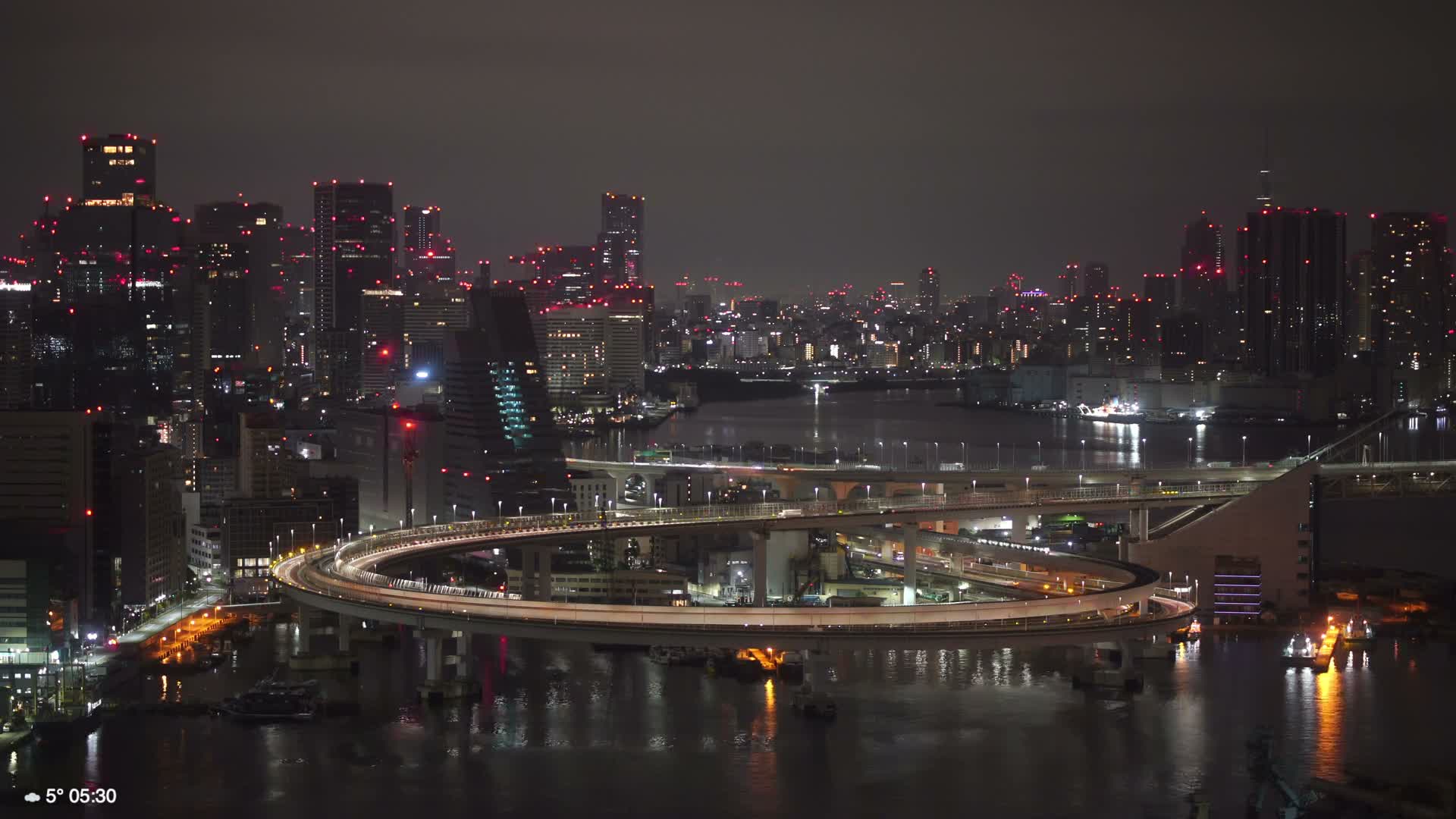 Tokyo City Center Skyline, Tokyo Bay & Rainbow Bridge Kaigan Entrance (東京の街並み、東京湾、レインボーブリッジ)  Live Cam - 5 Chome, Konan, Minato-ku, Tokyo, Kantō, Honshu, Japan